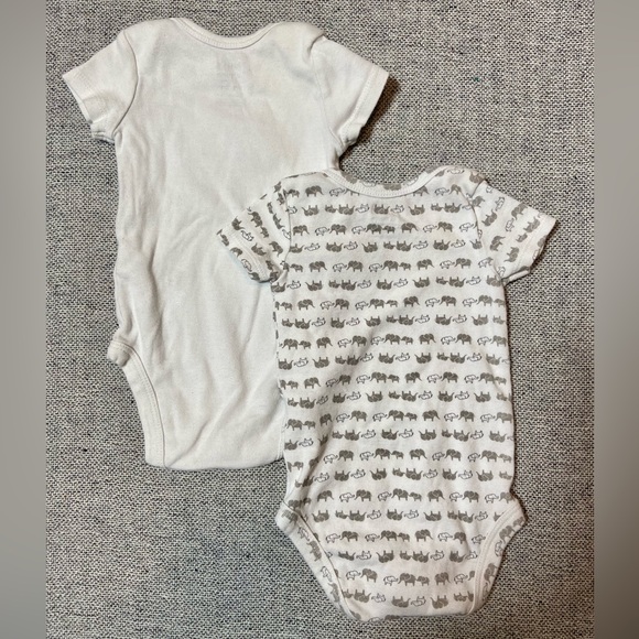 ••Carter’s 4 Piece Outfit - Picture 3 of 4